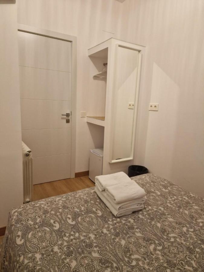 Hostal Esparteros Мадрид Экстерьер фото