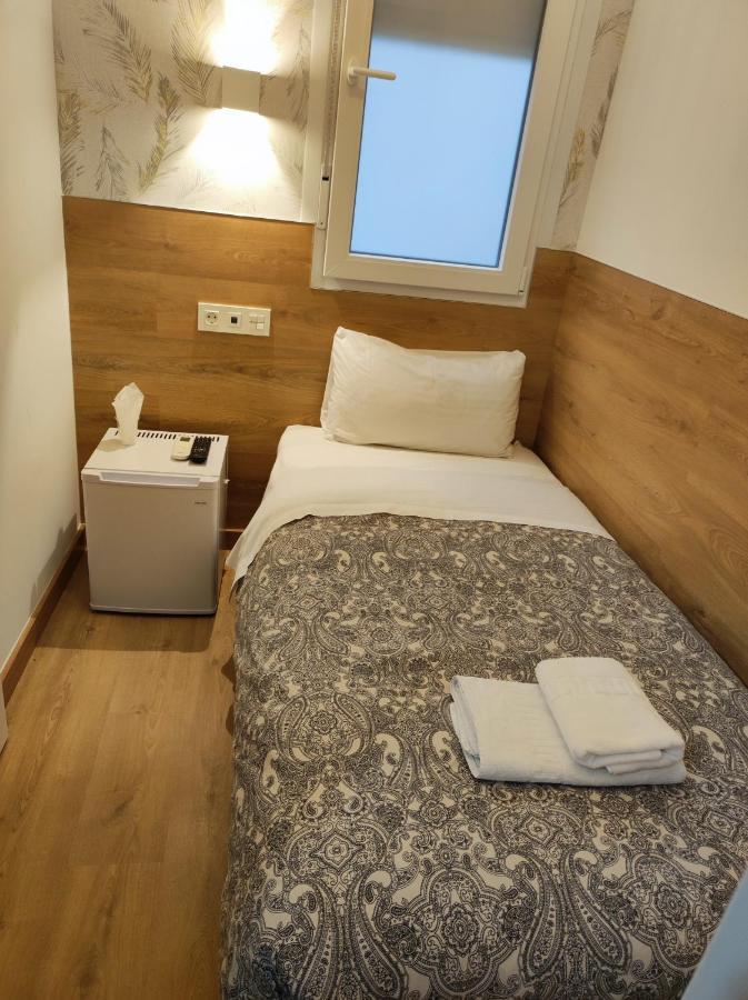 Hostal Esparteros Мадрид Экстерьер фото