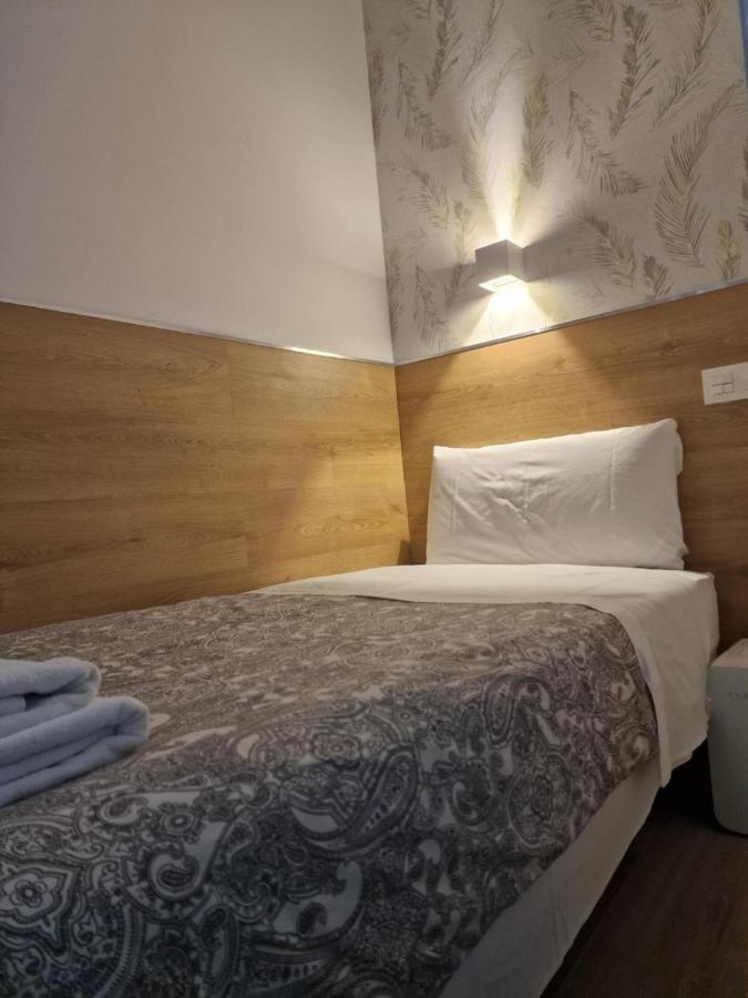Hostal Esparteros Мадрид Экстерьер фото