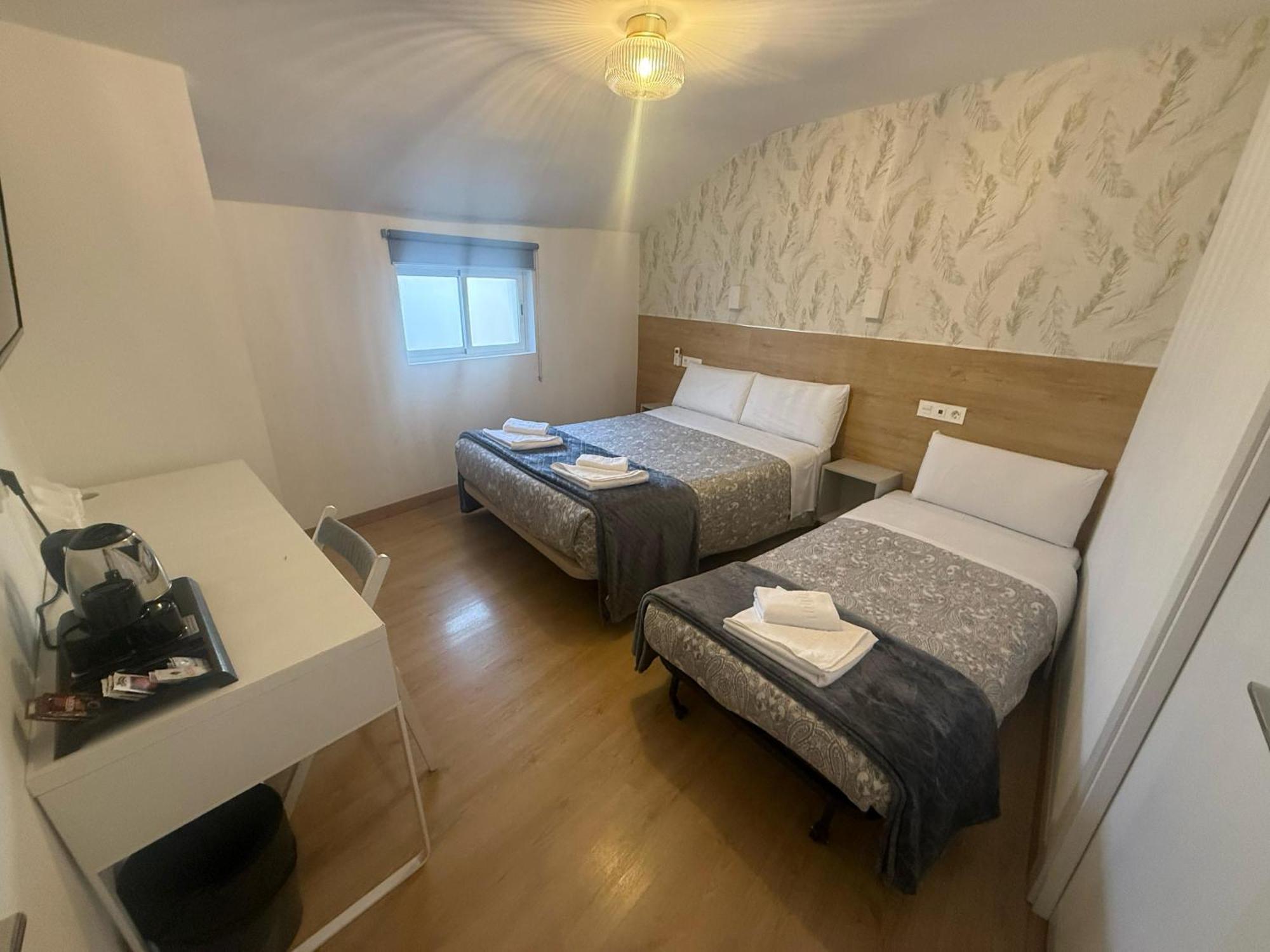 Hostal Esparteros Мадрид Экстерьер фото